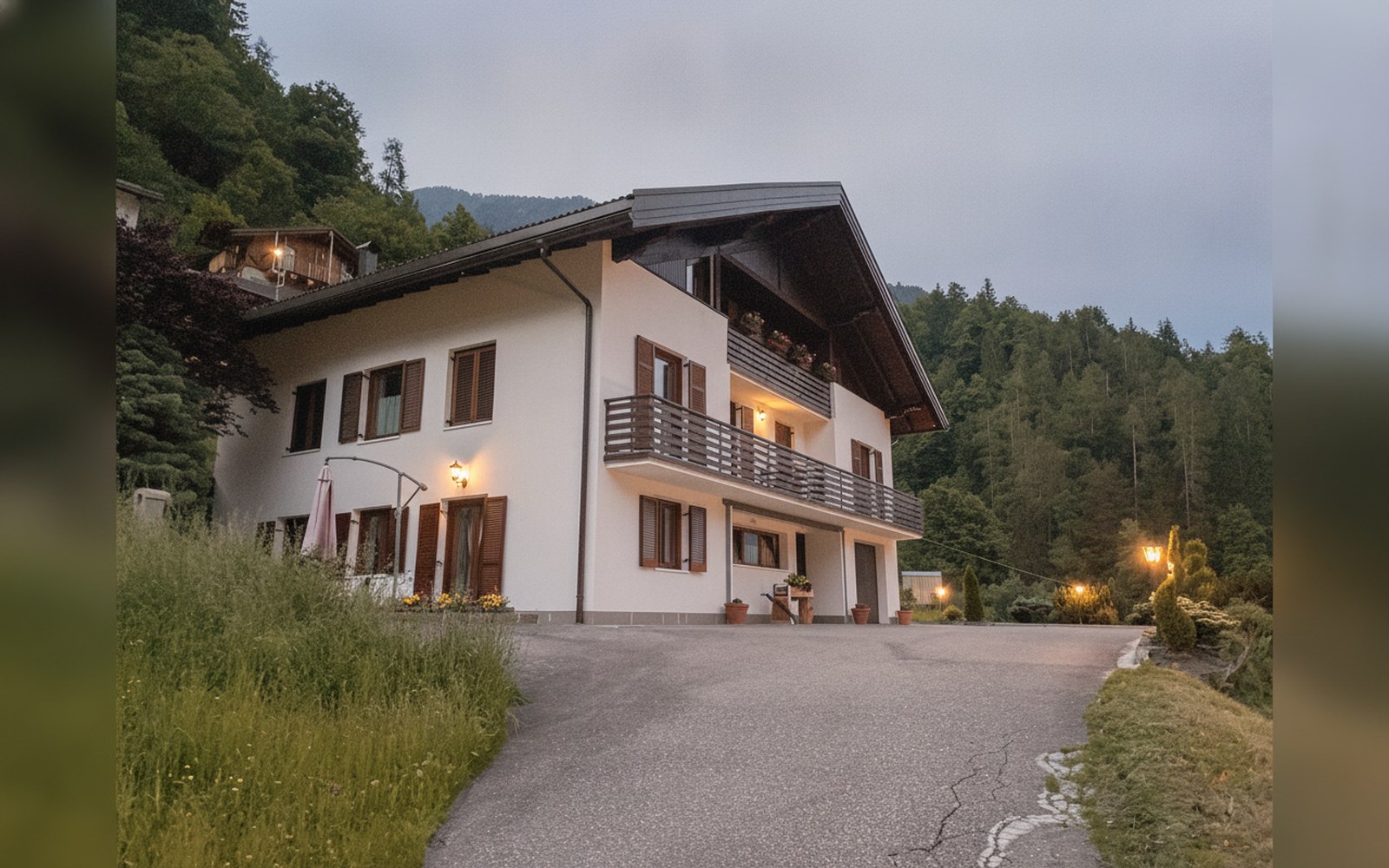 Villetta sulle Dolomiti al tramonto, Pracorno di Rabbi